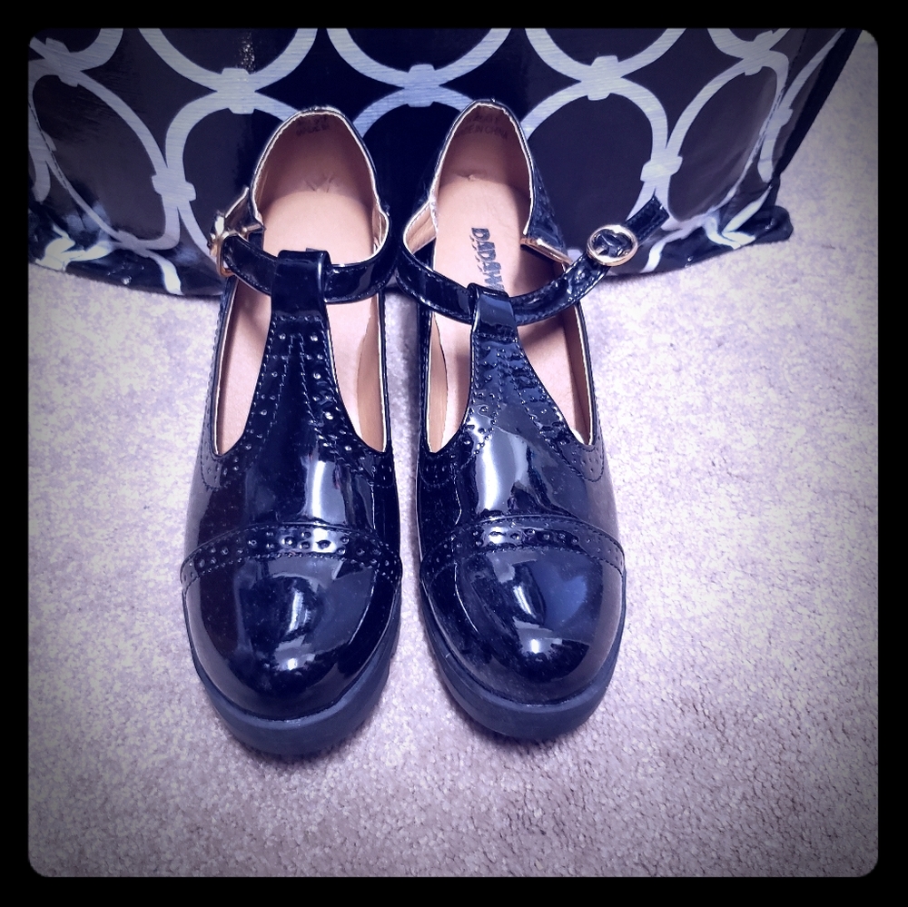 Dadwen Fashion Patent Black Mary Jane's Size 8